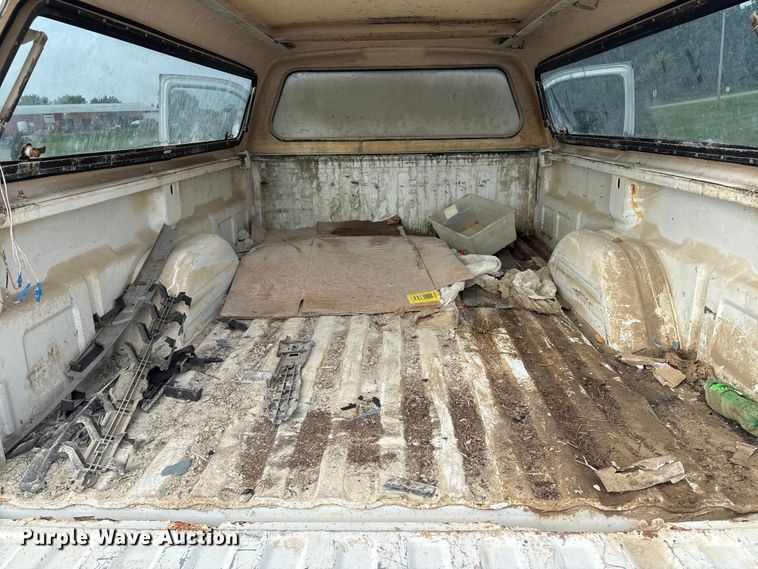 image for item EM2226 2002 Chevrolet Silverado 1500 Ext. Cab pickup truck