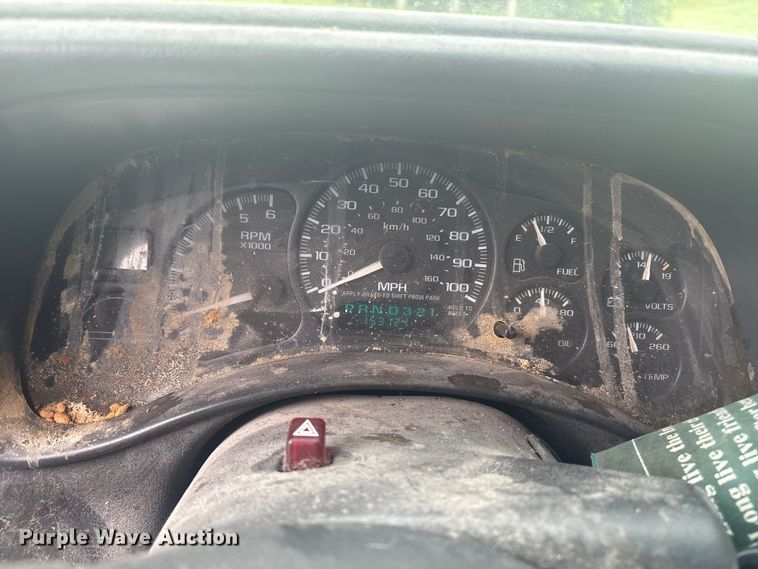 image for item EM2226 2002 Chevrolet Silverado 1500 Ext. Cab pickup truck