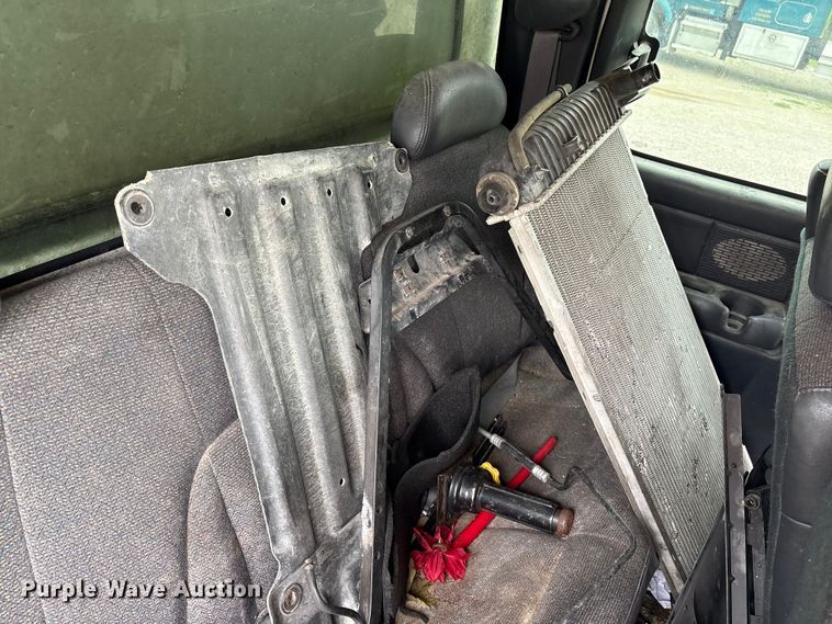 image for item EM2226 2002 Chevrolet Silverado 1500 Ext. Cab pickup truck