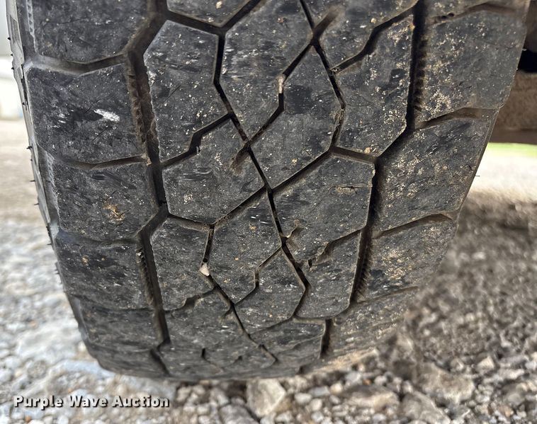 image for item EM2226 2002 Chevrolet Silverado 1500 Ext. Cab pickup truck