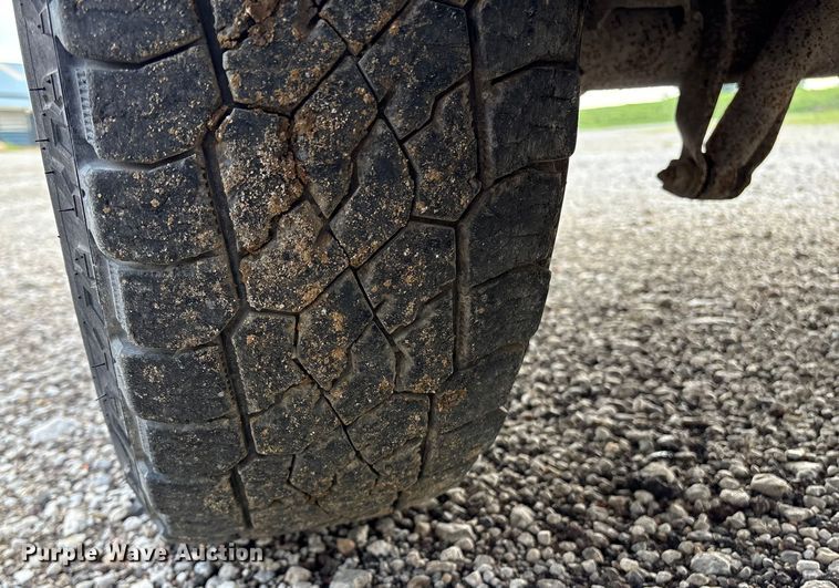 image for item EM2226 2002 Chevrolet Silverado 1500 Ext. Cab pickup truck