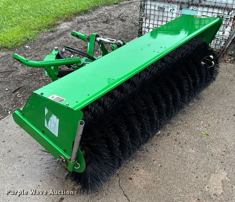 image for item EM2265 2011 John Deere 1400/1500 broom
