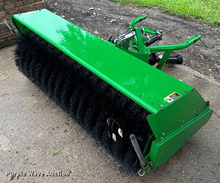 image for item EM2265 2011 John Deere 1400/1500 broom