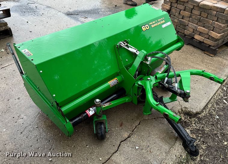 image for item EM2265 2011 John Deere 1400/1500 broom