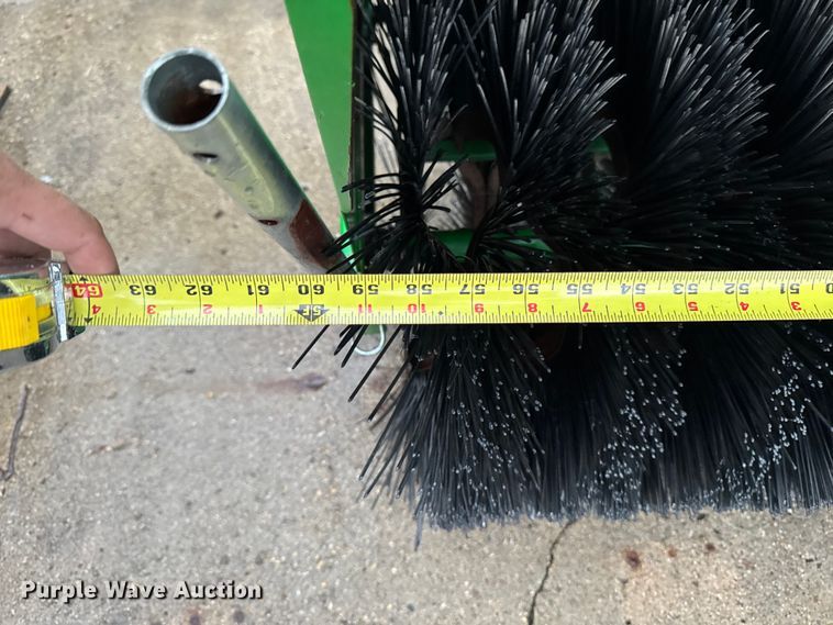 image for item EM2265 2011 John Deere 1400/1500 broom