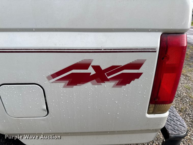 image for item EM2268 1996 Ford F150 pickup truck