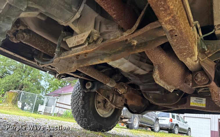 image for item EM2268 1996 Ford F150 pickup truck