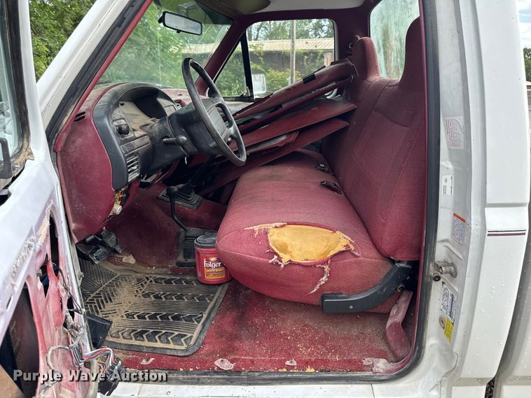 image for item EM2268 1996 Ford F150 pickup truck