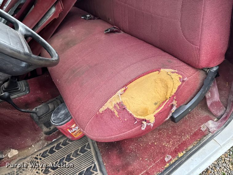 image for item EM2268 1996 Ford F150 pickup truck