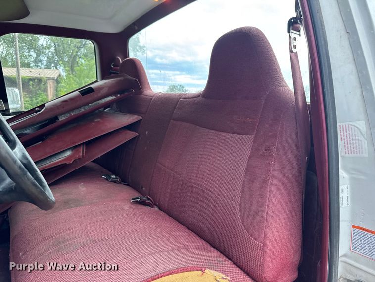 image for item EM2268 1996 Ford F150 pickup truck