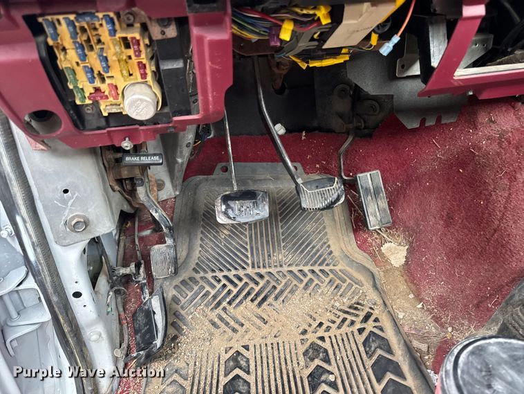 image for item EM2268 1996 Ford F150 pickup truck