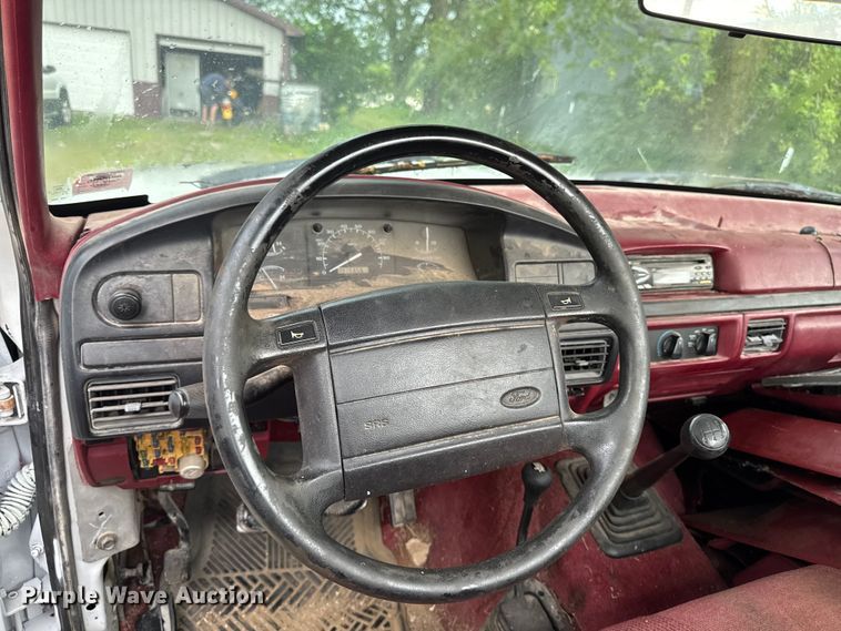 image for item EM2268 1996 Ford F150 pickup truck