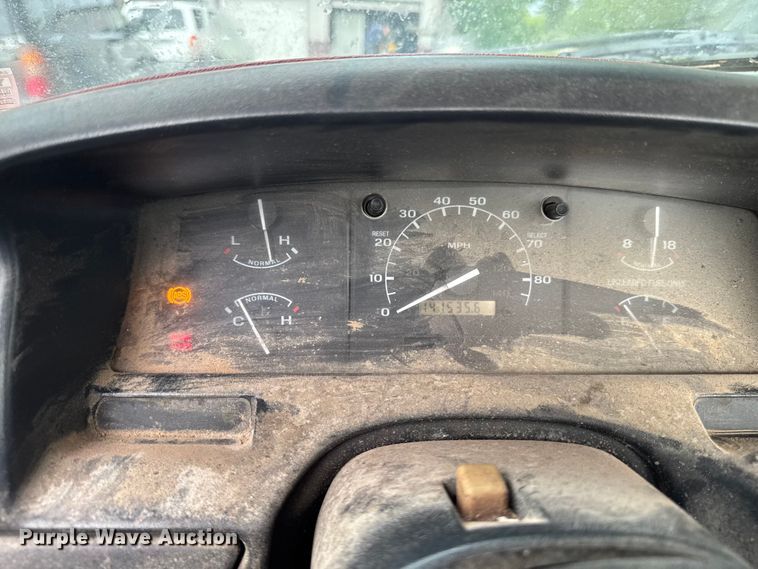 image for item EM2268 1996 Ford F150 pickup truck