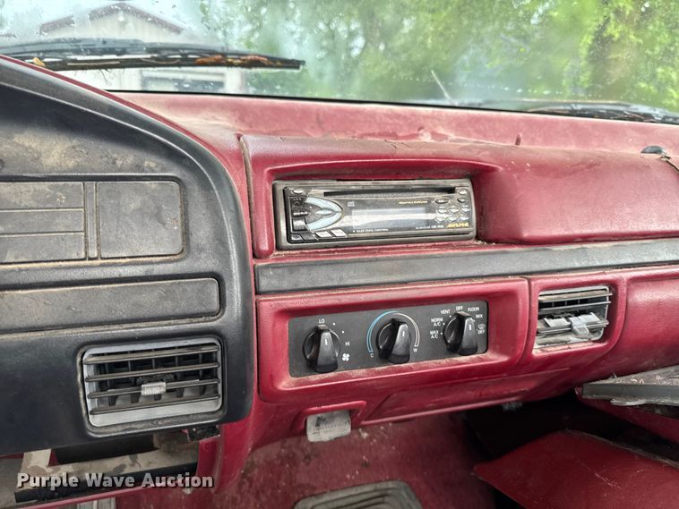 image for item EM2268 1996 Ford F150 pickup truck