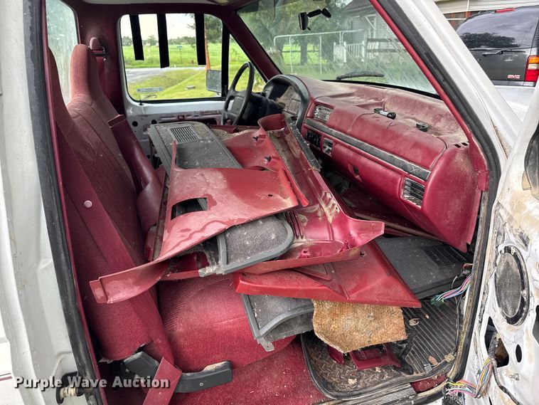 image for item EM2268 1996 Ford F150 pickup truck