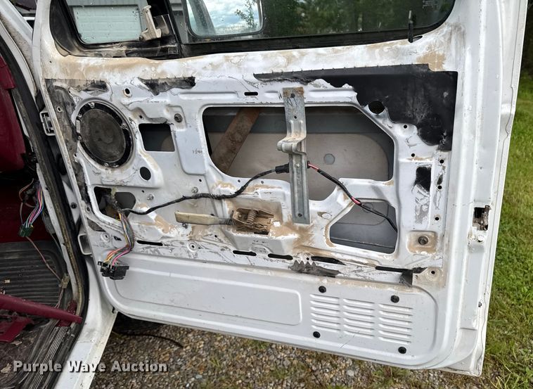 image for item EM2268 1996 Ford F150 pickup truck