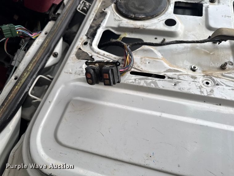 image for item EM2268 1996 Ford F150 pickup truck