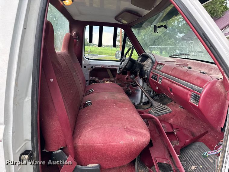 image for item EM2268 1996 Ford F150 pickup truck