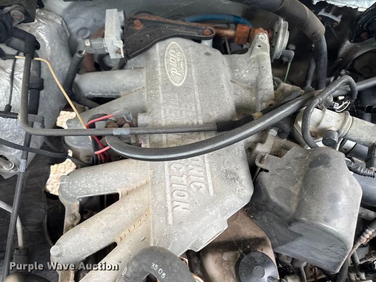 image for item EM2268 1996 Ford F150 pickup truck