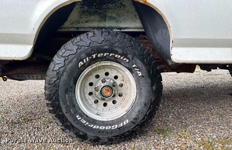 image for item EM2268 1996 Ford F150 pickup truck