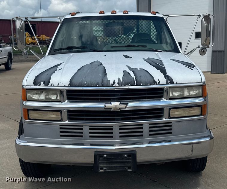 image for item EM2278 1995 Chevrolet C3500 flatbed pickup truck