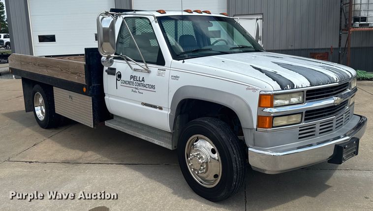 image for item EM2278 1995 Chevrolet C3500 flatbed pickup truck