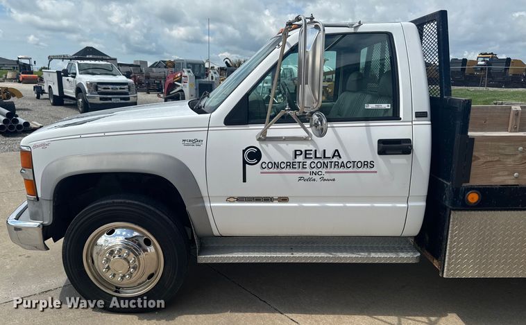 image for item EM2278 1995 Chevrolet C3500 flatbed pickup truck