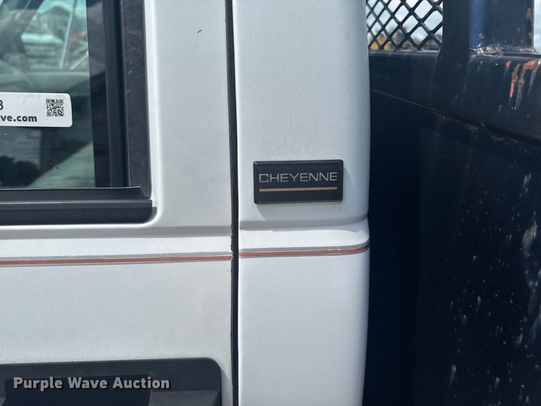 image for item EM2278 1995 Chevrolet C3500 flatbed pickup truck