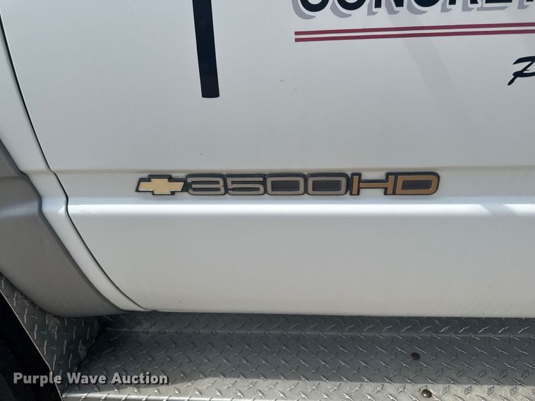 image for item EM2278 1995 Chevrolet C3500 flatbed pickup truck