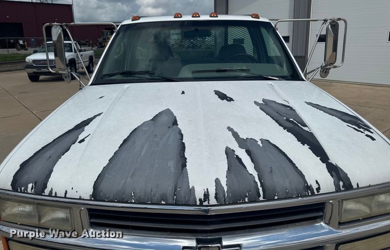 image for item EM2278 1995 Chevrolet C3500 flatbed pickup truck