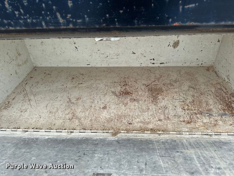 image for item EM2278 1995 Chevrolet C3500 flatbed pickup truck