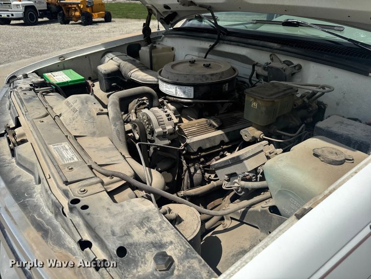 image for item EM2278 1995 Chevrolet C3500 flatbed pickup truck