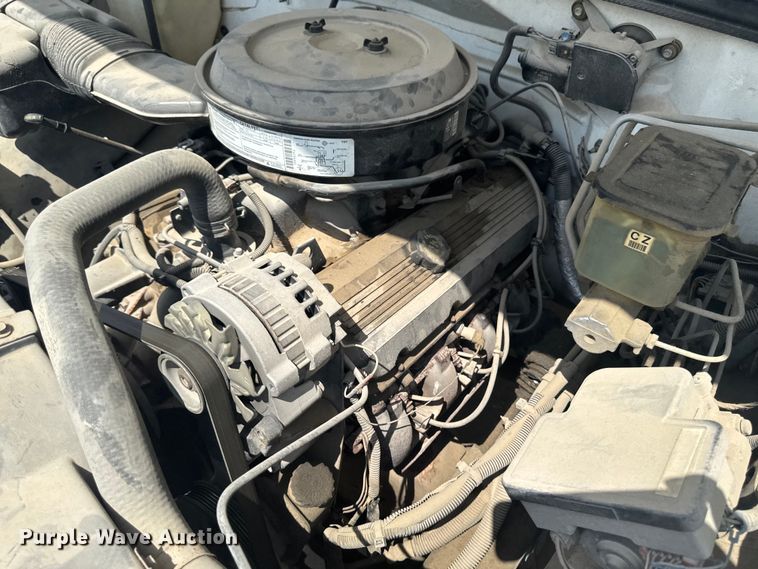 image for item EM2278 1995 Chevrolet C3500 flatbed pickup truck