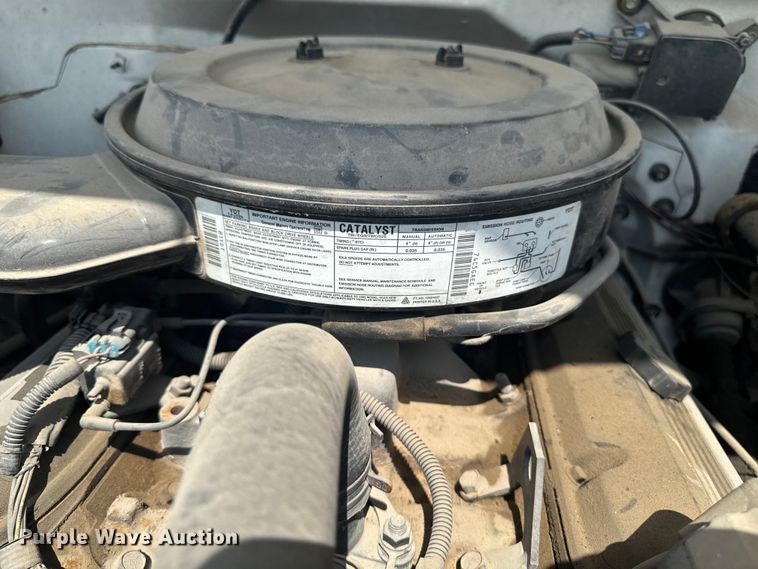 image for item EM2278 1995 Chevrolet C3500 flatbed pickup truck