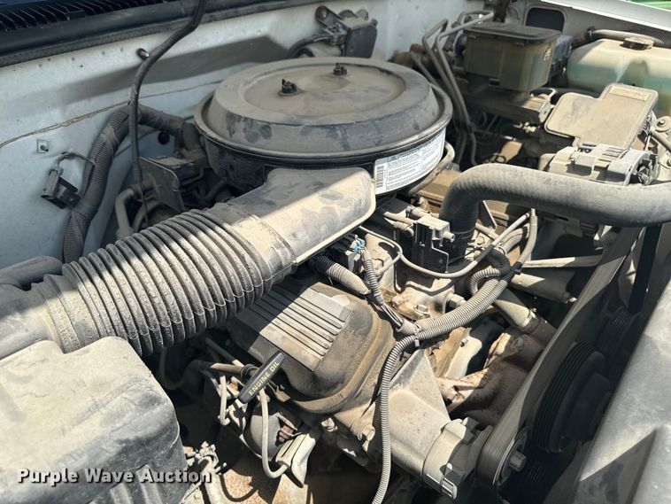 image for item EM2278 1995 Chevrolet C3500 flatbed pickup truck