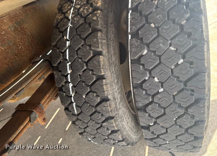 image for item EM2278 1995 Chevrolet C3500 flatbed pickup truck