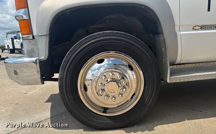 image for item EM2278 1995 Chevrolet C3500 flatbed pickup truck