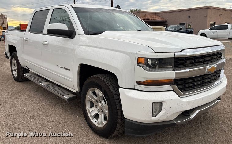 image for item EM5058 2018 Chevrolet Silverado 1500 Z71 Crew Cab pickup truck