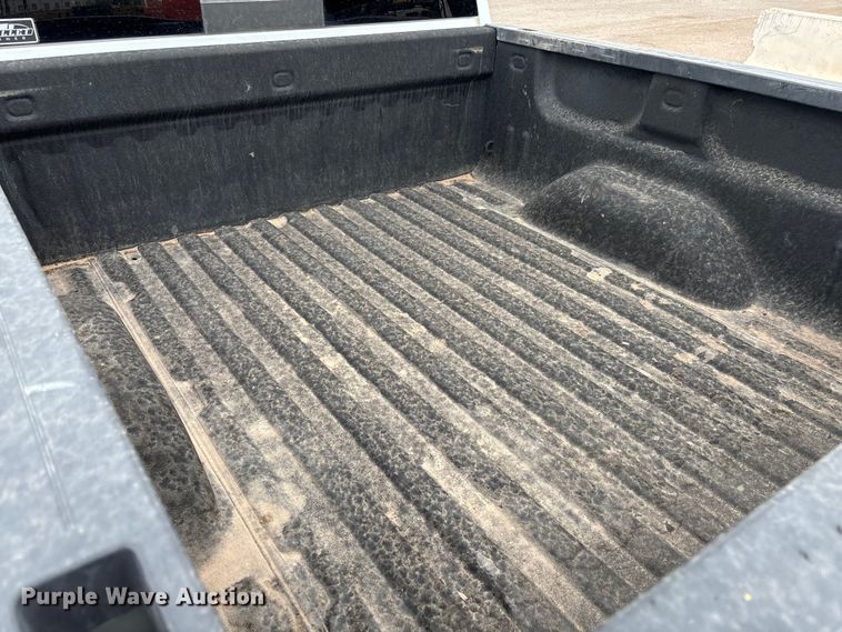 image for item EM5058 2018 Chevrolet Silverado 1500 Z71 Crew Cab pickup truck