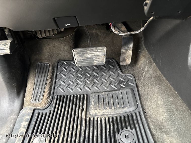 image for item EM5058 2018 Chevrolet Silverado 1500 Z71 Crew Cab pickup truck