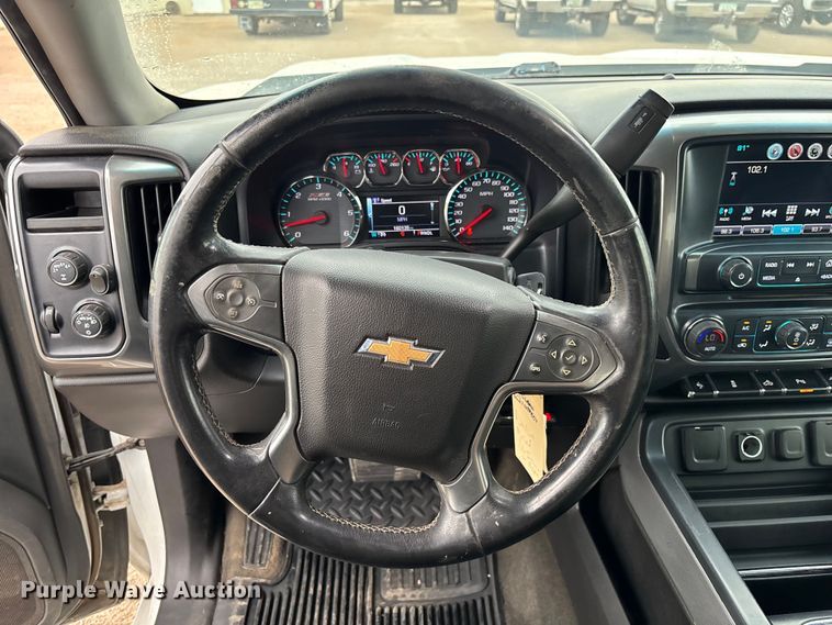 image for item EM5058 2018 Chevrolet Silverado 1500 Z71 Crew Cab pickup truck