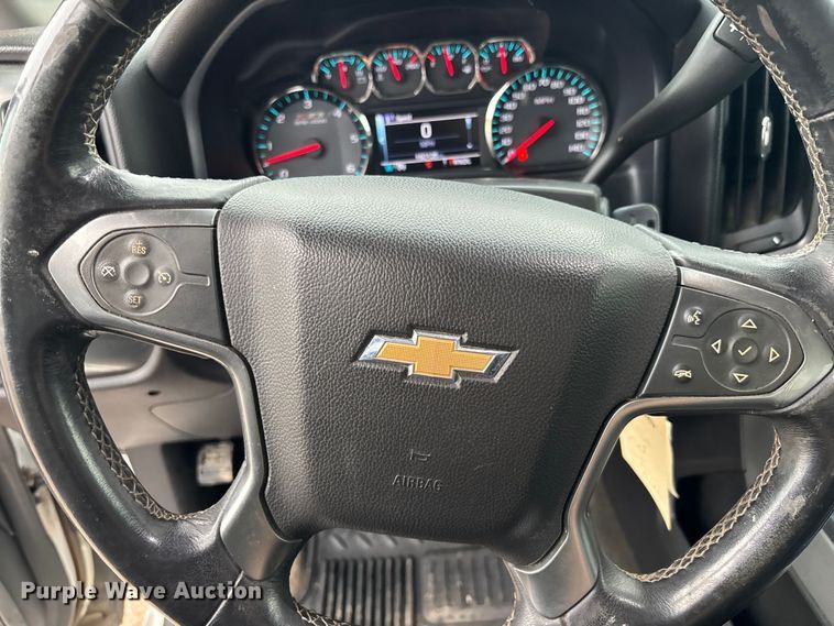 image for item EM5058 2018 Chevrolet Silverado 1500 Z71 Crew Cab pickup truck