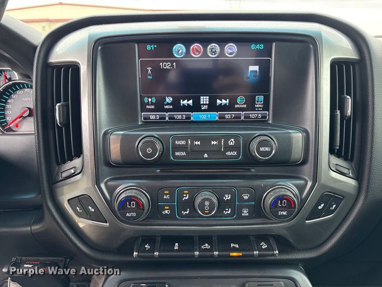 image for item EM5058 2018 Chevrolet Silverado 1500 Z71 Crew Cab pickup truck