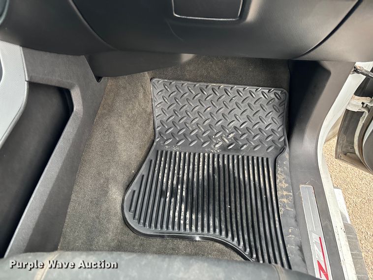 image for item EM5058 2018 Chevrolet Silverado 1500 Z71 Crew Cab pickup truck