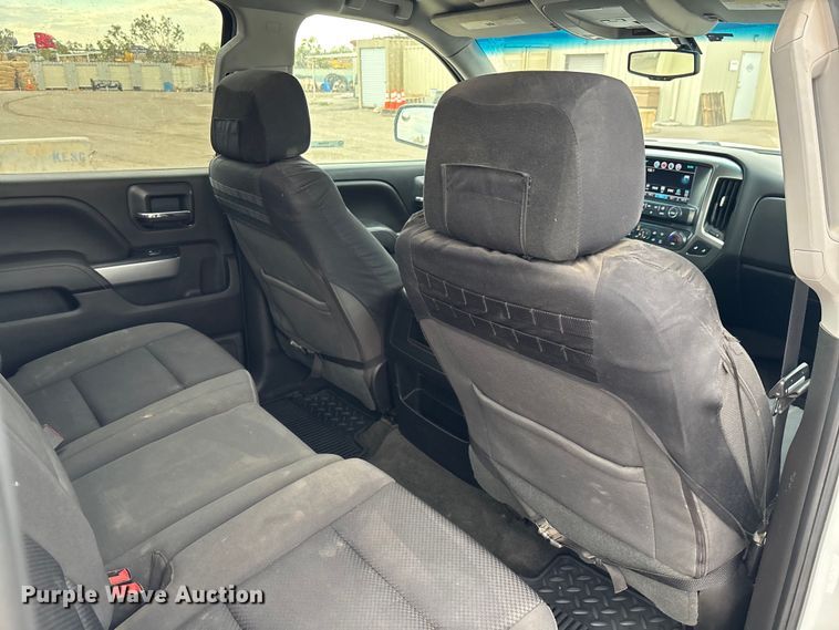 image for item EM5058 2018 Chevrolet Silverado 1500 Z71 Crew Cab pickup truck