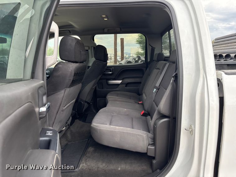 image for item EM5058 2018 Chevrolet Silverado 1500 Z71 Crew Cab pickup truck