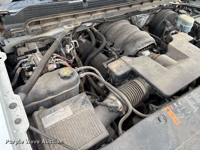 image for item EM5058 2018 Chevrolet Silverado 1500 Z71 Crew Cab pickup truck