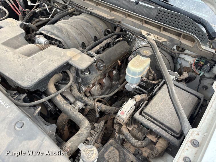 image for item EM5058 2018 Chevrolet Silverado 1500 Z71 Crew Cab pickup truck