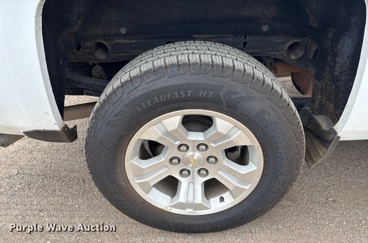 image for item EM5058 2018 Chevrolet Silverado 1500 Z71 Crew Cab pickup truck