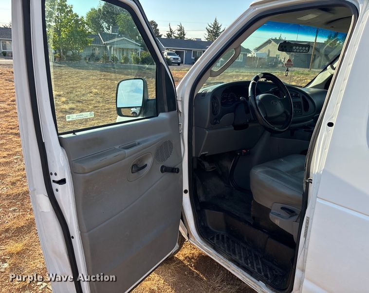 image for item EM5070 2006 Ford Econoline van